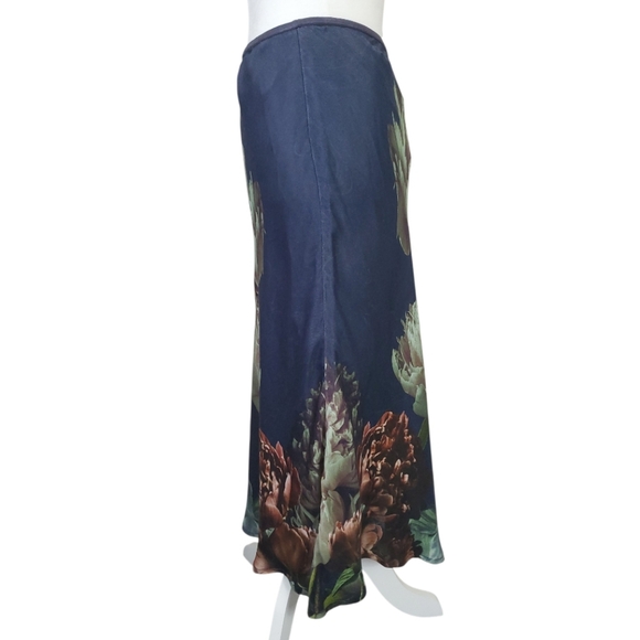 Anthropologie Blank London Navy Blue Jaslina Floral Satin Pull On Skirt Small - Picture 4 of 12